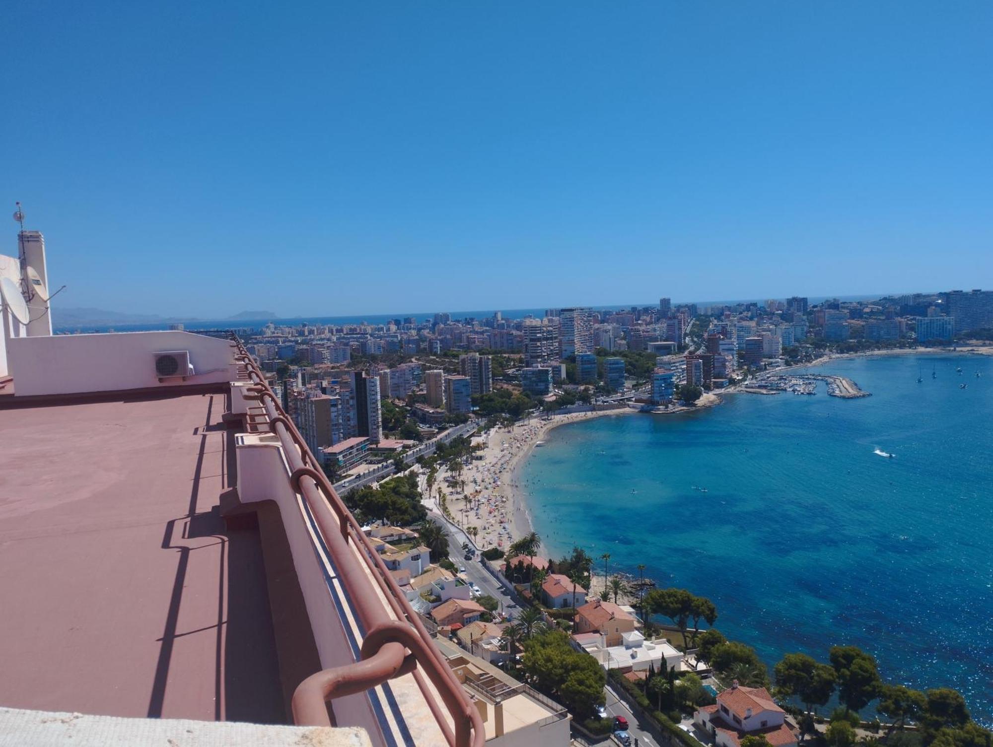 A 50 Metros Del Mar Y En 2 Paradas De Bus Estas En El Centro De Alicante Eksteriør billede