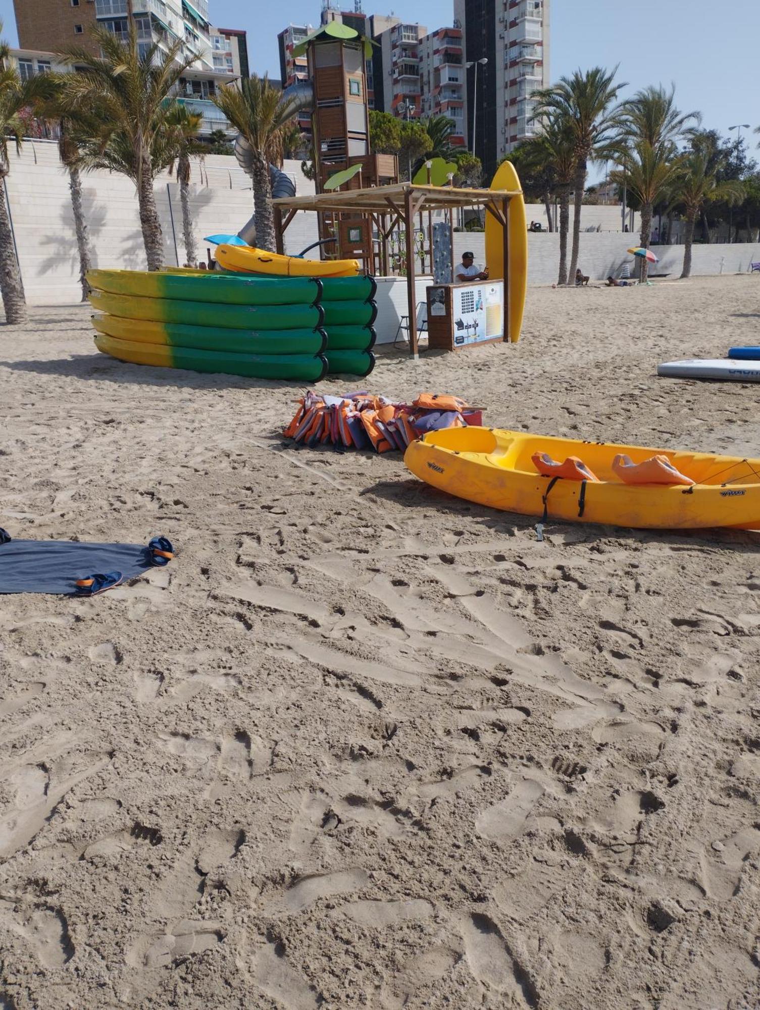 A 50 Metros Del Mar Y En 2 Paradas De Bus Estas En El Centro De Alicante Eksteriør billede